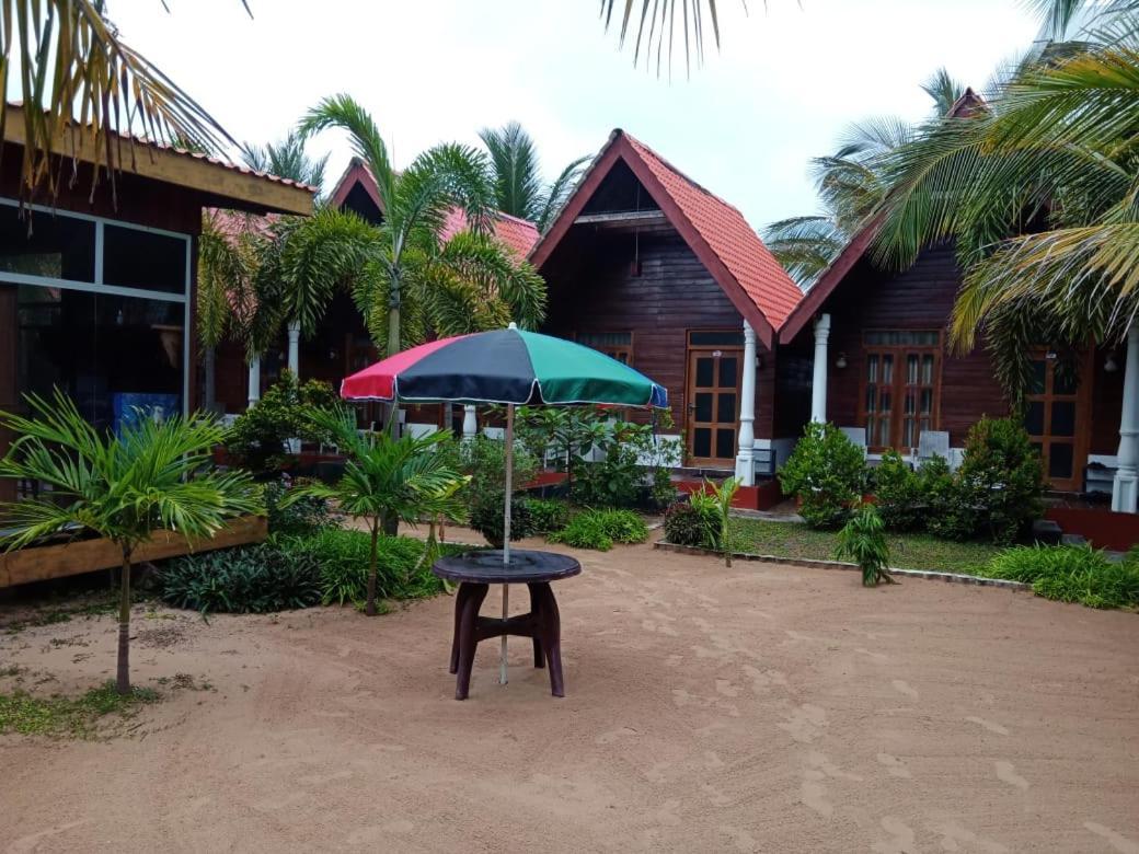 Elegant Green Beach Resort تريكونامالاي المظهر الخارجي الصورة