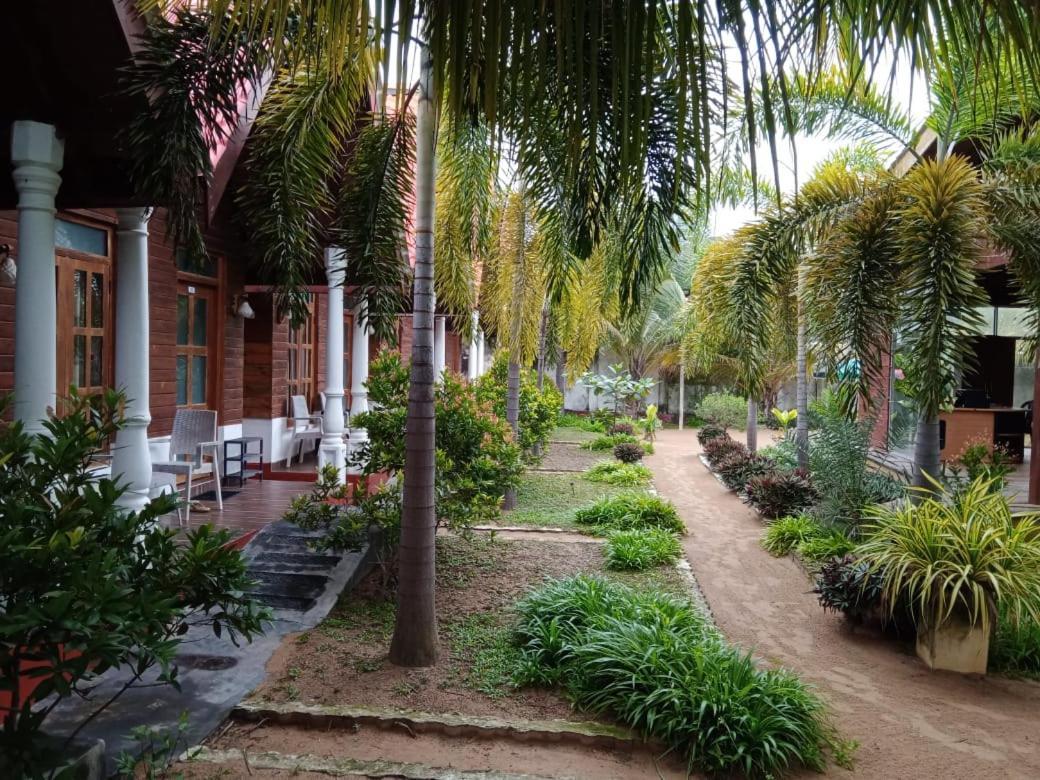 Elegant Green Beach Resort تريكونامالاي المظهر الخارجي الصورة