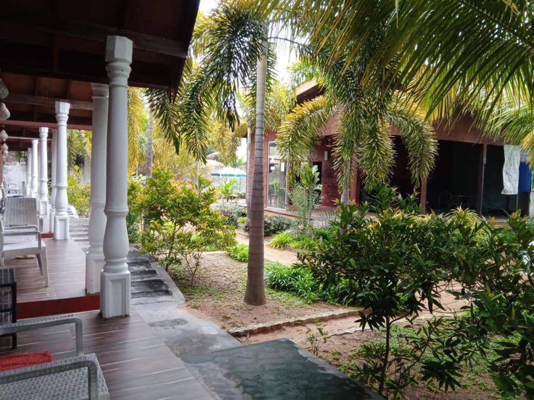 Elegant Green Beach Resort تريكونامالاي المظهر الخارجي الصورة