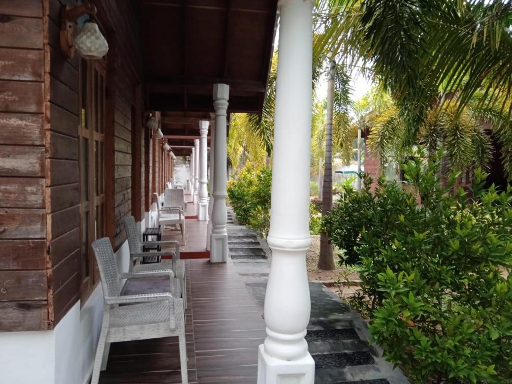 Elegant Green Beach Resort تريكونامالاي المظهر الخارجي الصورة