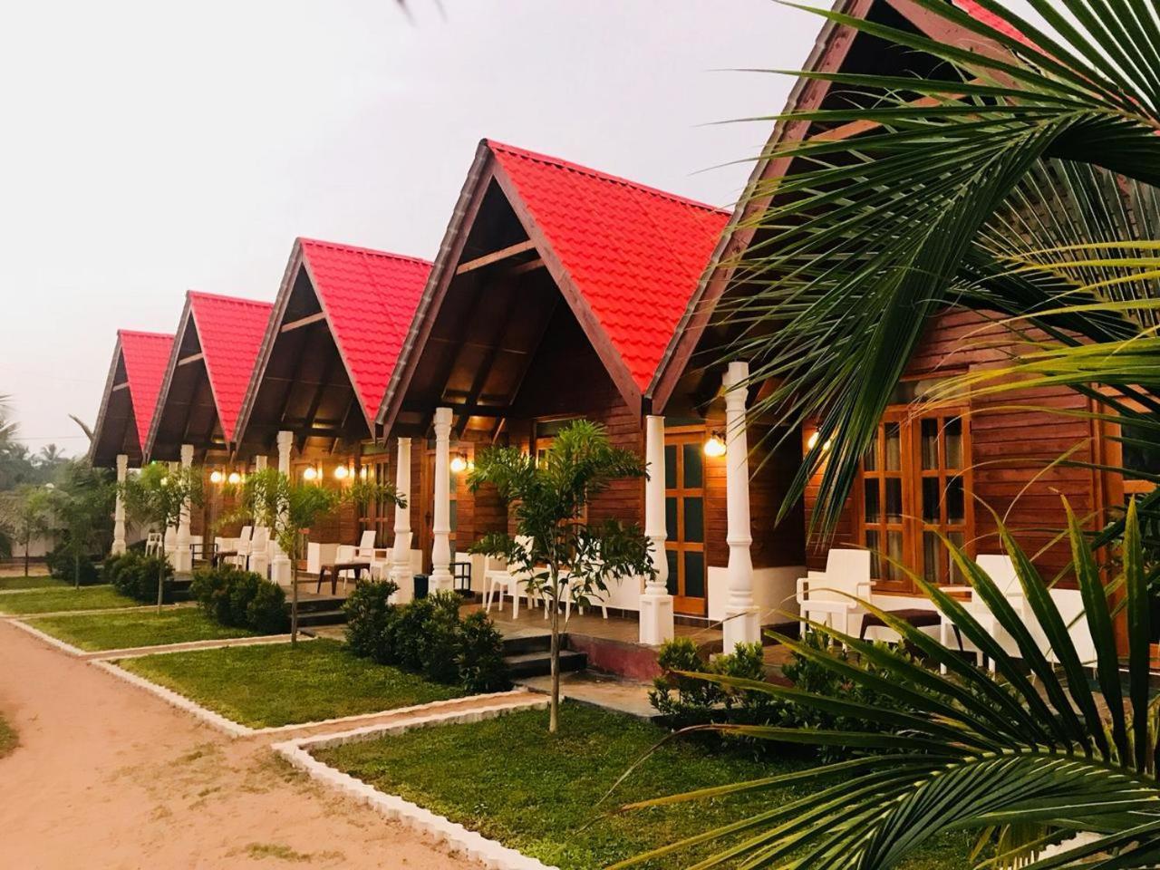 Elegant Green Beach Resort تريكونامالاي المظهر الخارجي الصورة